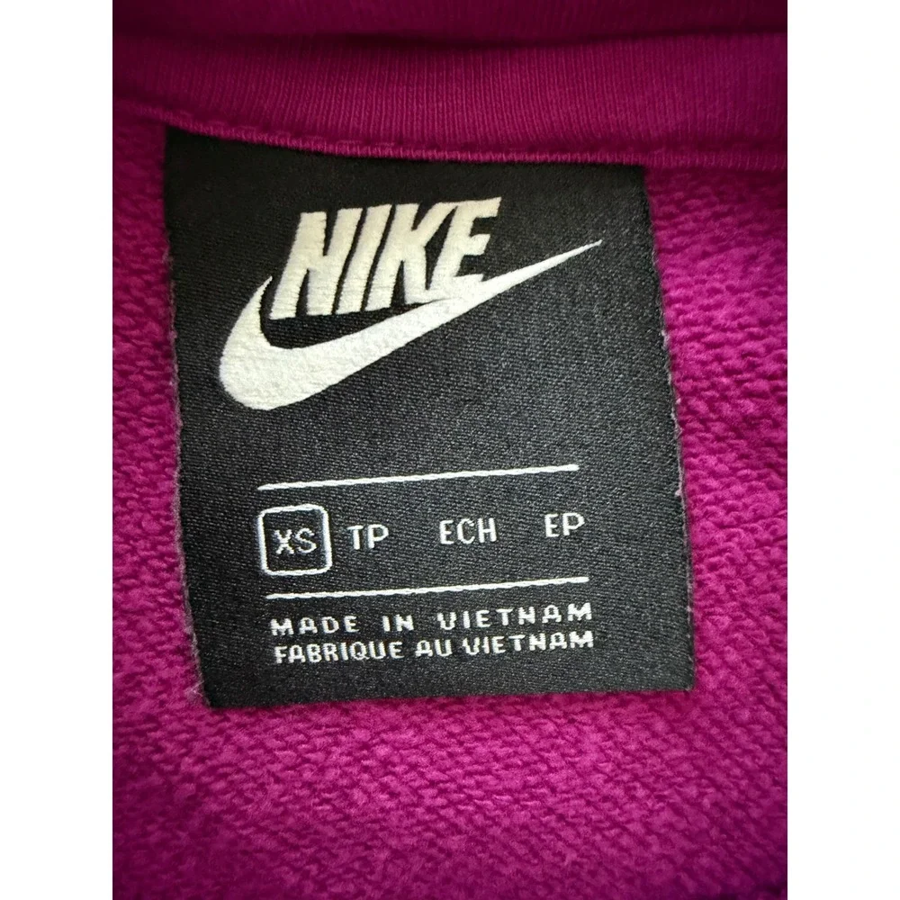 Nike sportswear essential